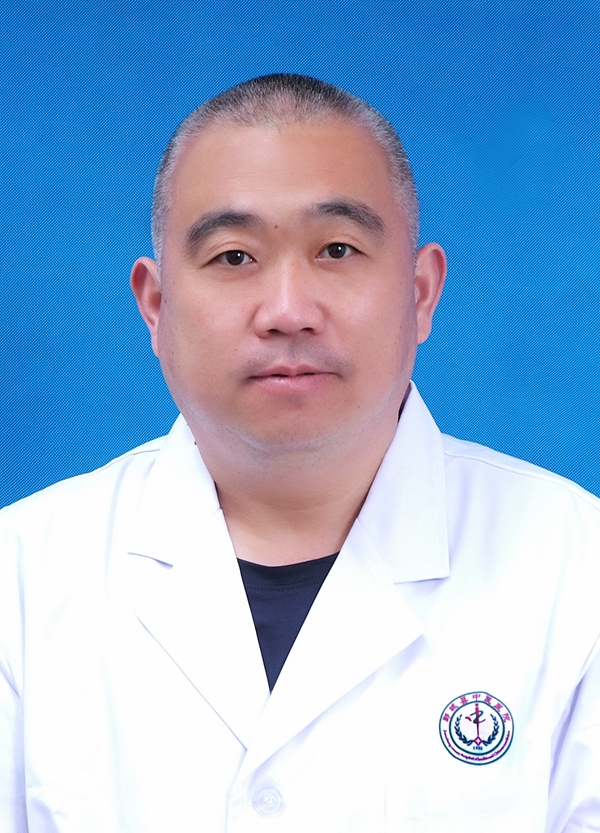 杨坚勇、内科主任、主任医师